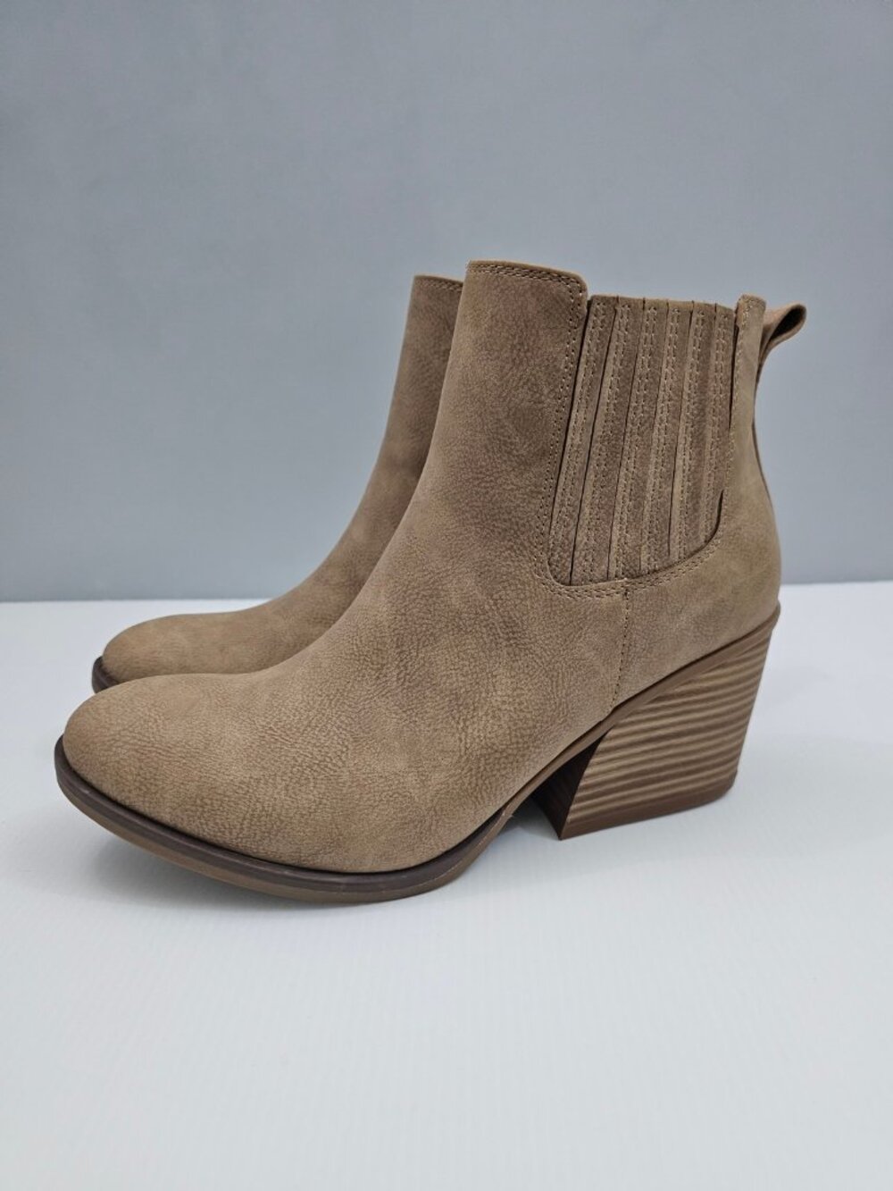 Korks Kork Ease Hadley Chelsea Ankle Boot Womens 8.5 Natural Western Block Heel